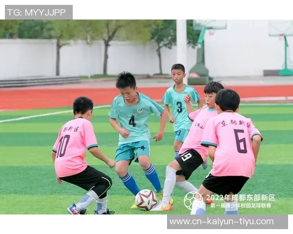 足球课的魅力与挑战探索青少年成长中的团队精神与竞技意识